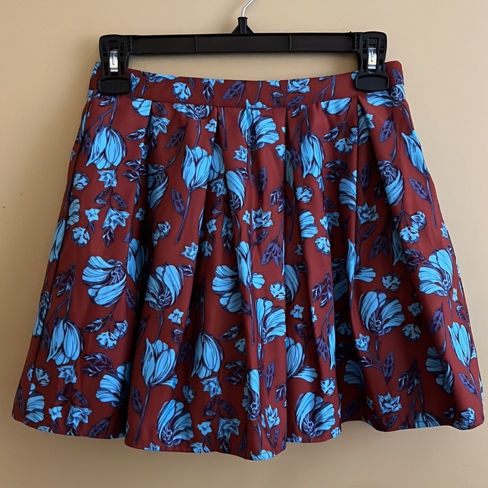 FOREVER 21 (25) Flower Pleated Mini Skirt - Size 25